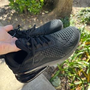 Brand NEW. Nike air max . Never worn. All black size 7.5 women’s!!